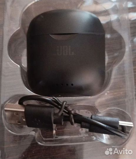 Беспроводные наушники jbl tune 220