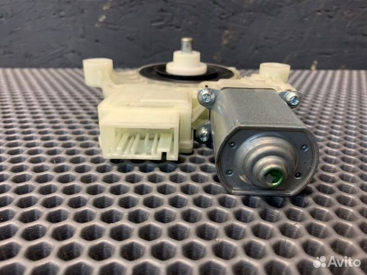 Мотор стеклоподъемника передний левый Bmw X7 G07