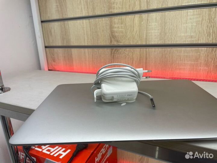 Ноутбук Apple Mackbook air 13 2012
