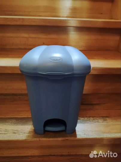 Мусорное ведро с педалью
