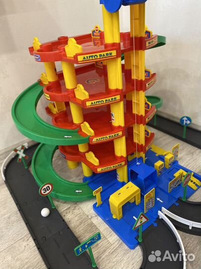 Парковка для машинок полесье