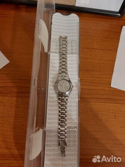 Часы женские Swatch Швейцария