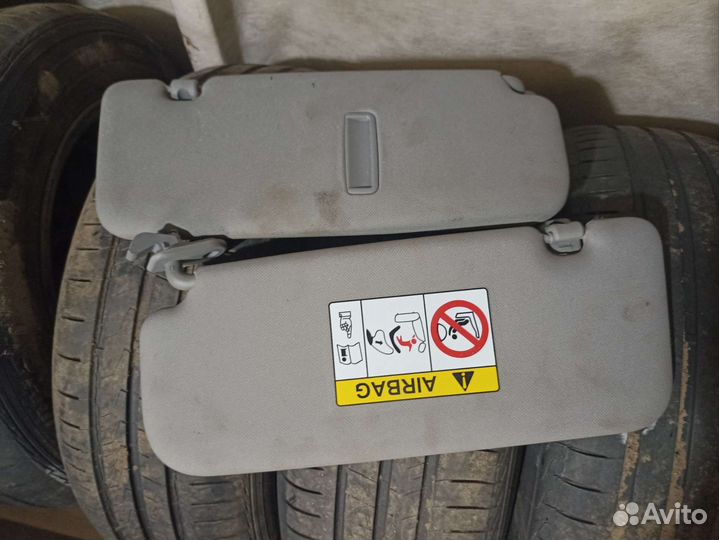 Козырьки солнцезащитные Hyundai Solaris 10-17г