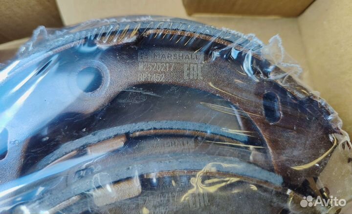 Колодки стояночного тормоза Marshall M2520217