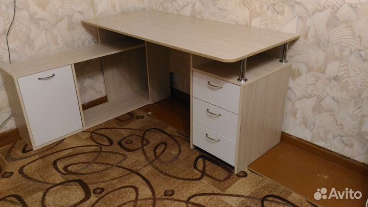 Компьютерный стол новый