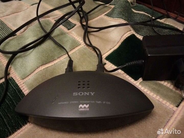 База для беспроводных наушников