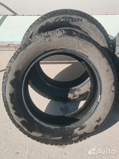 Pirelli Ice Zero FR 225/60 R18