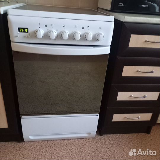 Керамическая плита Hotpoint Ariston