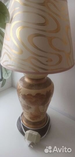 Лампа настольная