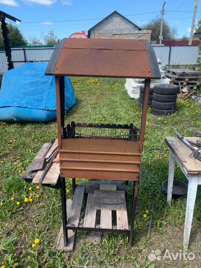 Мангал с крышей