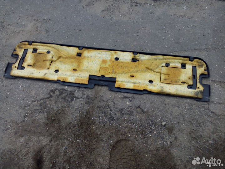 Пластик нижней хлопушки багажника BMW X5 e53