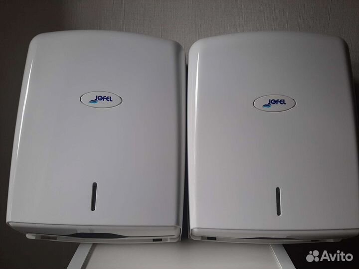 Диспансер для бумажных полотенец