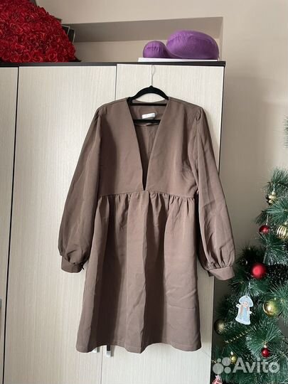 Платье с V образным вырезом