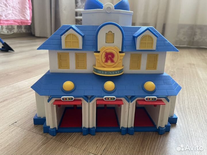 Штабквартира Робокар поли (robocar)