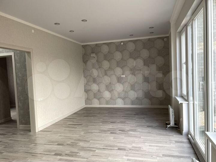 Дом 63 м² на участке 4 сот.