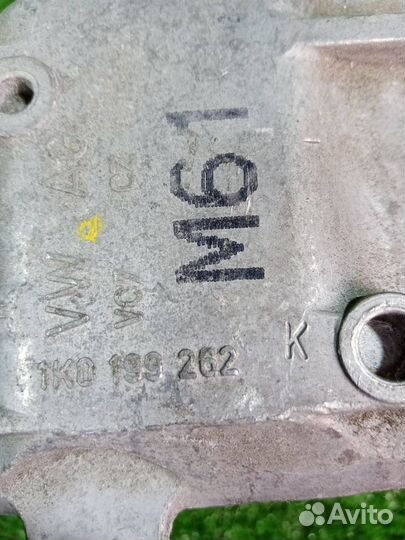 Подушка двигателя правая Volkswagen Golf 6 cbzb