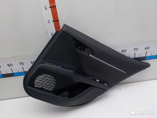 Обшивка двери задней правой на Toyota Camry