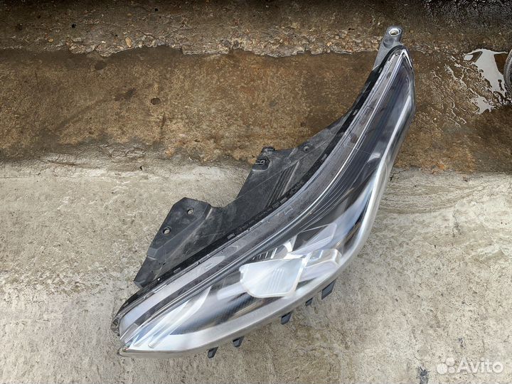 Kia Cerato 4 19 - фара левая LED