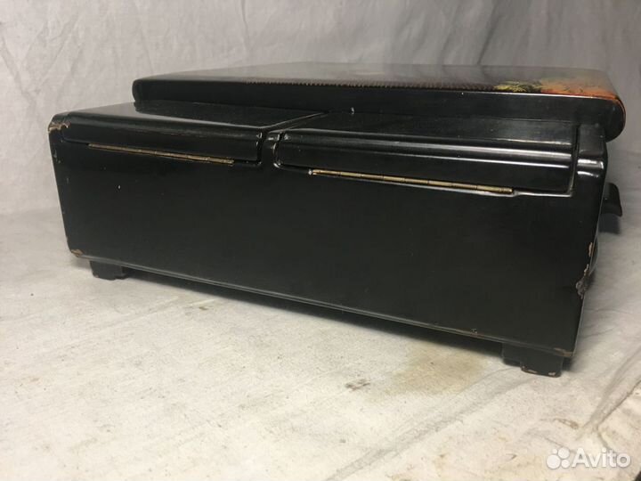 Старинная деревянная (косметичка-туалетный набор)