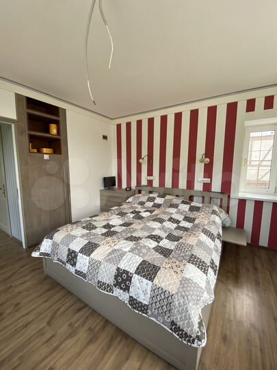 Дом 498 м² на участке 20 сот.