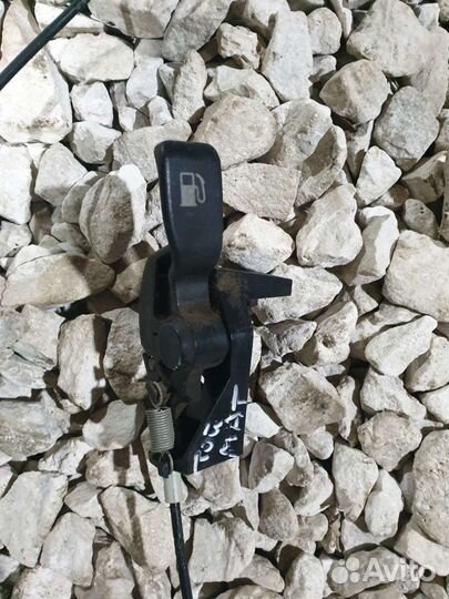 Трос лючка бензобака Тойота Матрикс