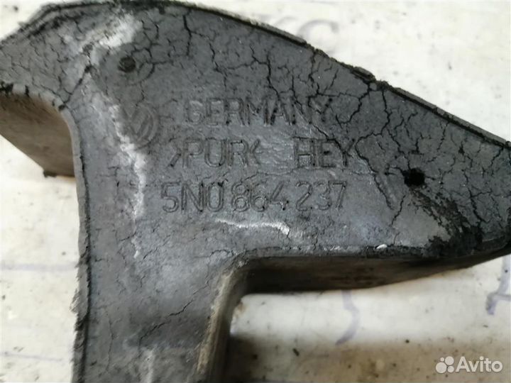 Шумоизоляция крыла VW Tiguan 2007-2011