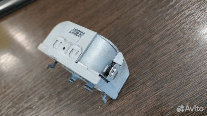 Блок розжига ксенона Audi A8 D3 6.0 BHT 2008