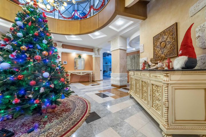 Коттедж 418 м² на участке 18 сот.