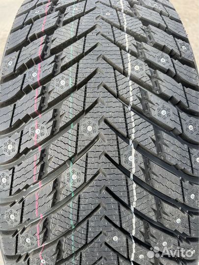 Zmax Winternova Stud II 275/40 R22 и 315/35 R22 87T