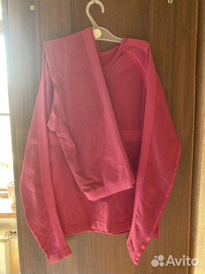 Бесшовный спортивный костюм