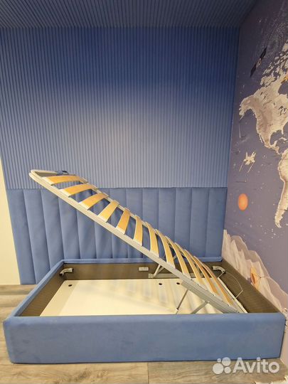 Детская кровать в комплекте с мягкими панелями