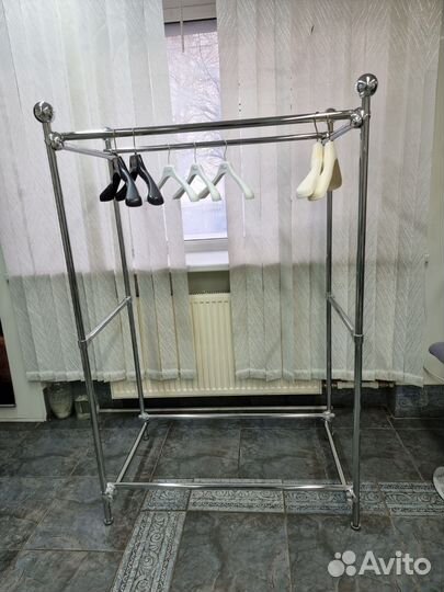 Торговое оборудование для одежды