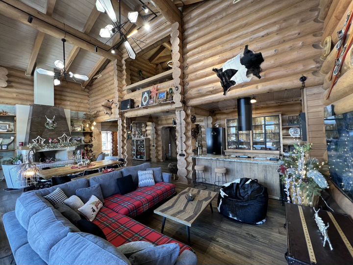 Дом 520 м² на участке 8 сот.