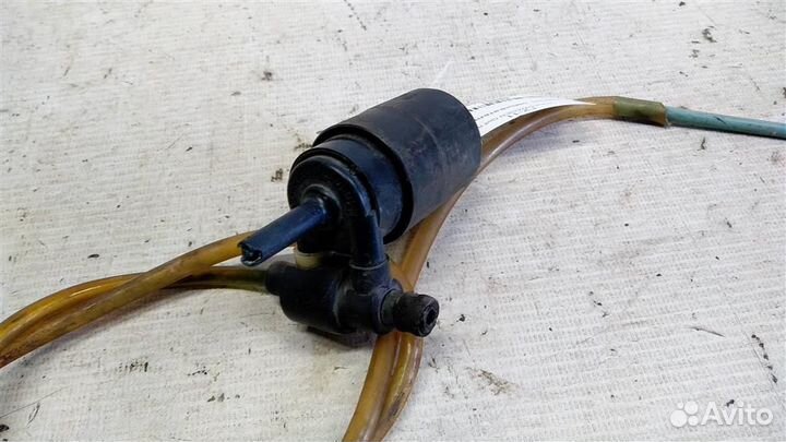 Насос омывателя volkswagen Golf II