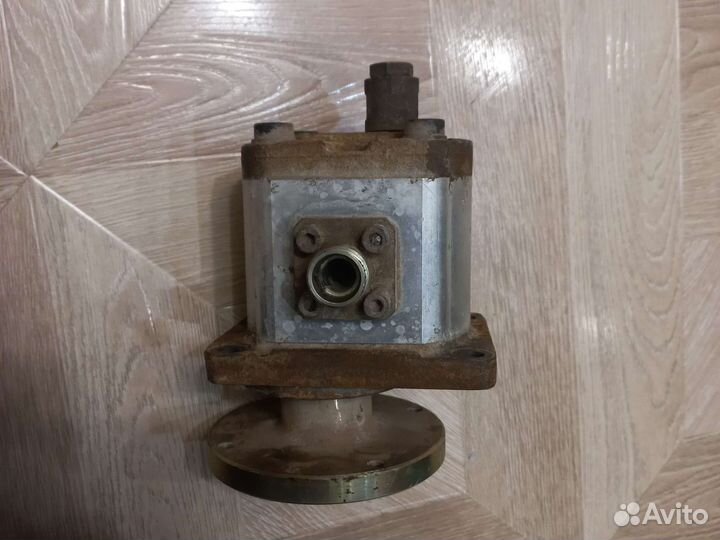 Продам привод вентилятора каток хамм