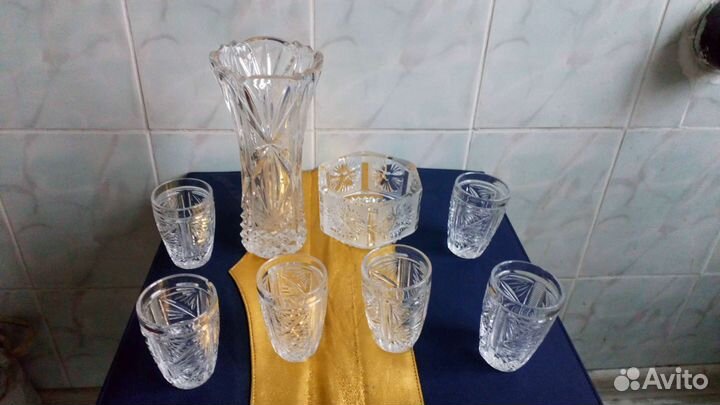Хрустальные ваза, икорница, рюмки СССР