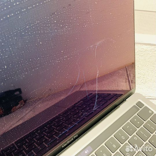 Macbook PRO 13 2020 I7/16GB/500SD с дефектом