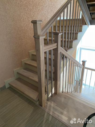 Ступени для лестниц и другие комплектующие К