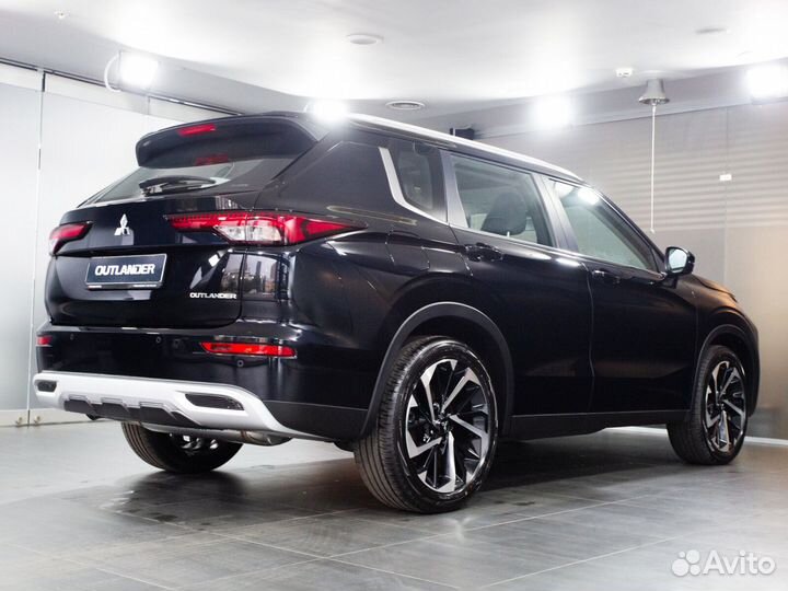Mitsubishi Outlander 2.5 CVT, 2023