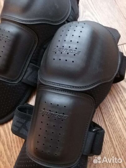 Мотоналокотники Dainese Италия