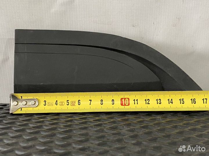 Резинка спойлера Volvo FH4 82718893