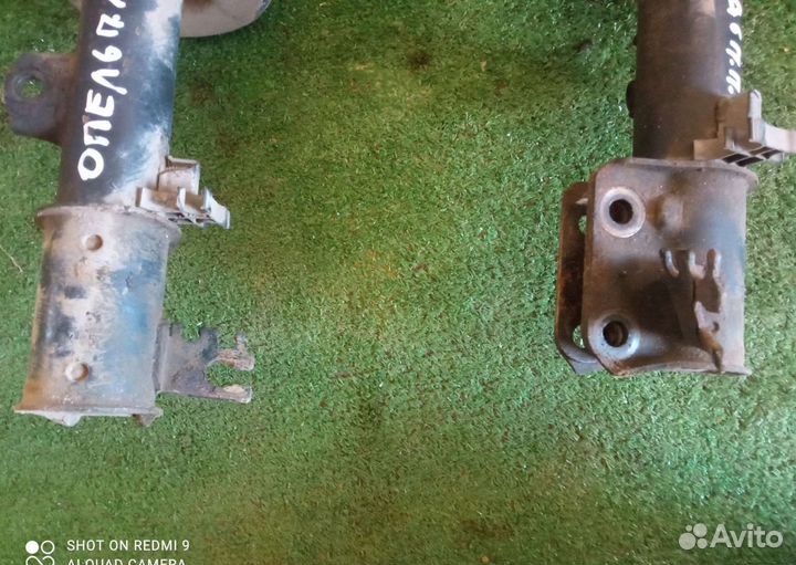 Стойки передние на Opel vectra