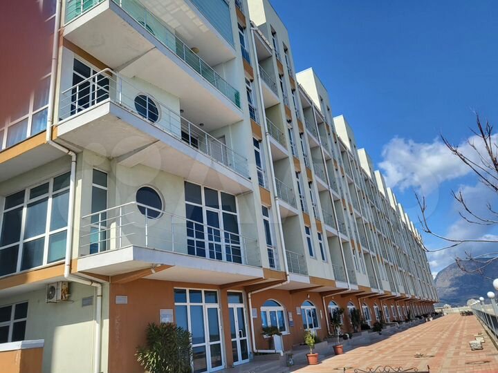 3-к. апартаменты, 87 м², 3/6 эт.