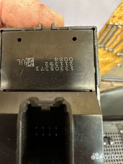 Блок стеклоподъемников Chevrolet Cruze J300 F16D3