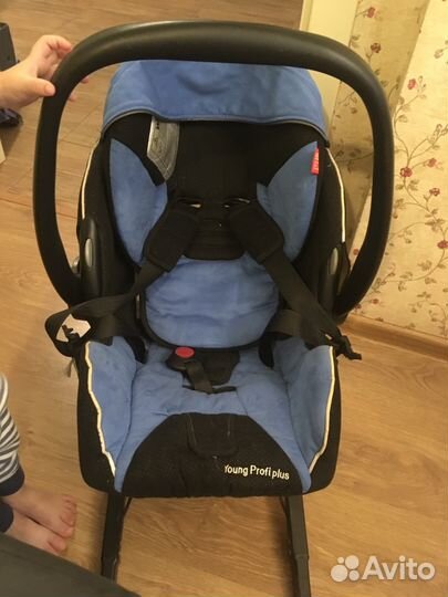 Автомобильное кресло