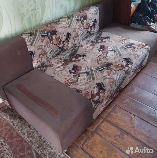 Диван