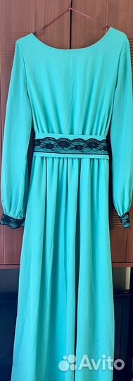 Длинное платье в пол с длинным рукавом