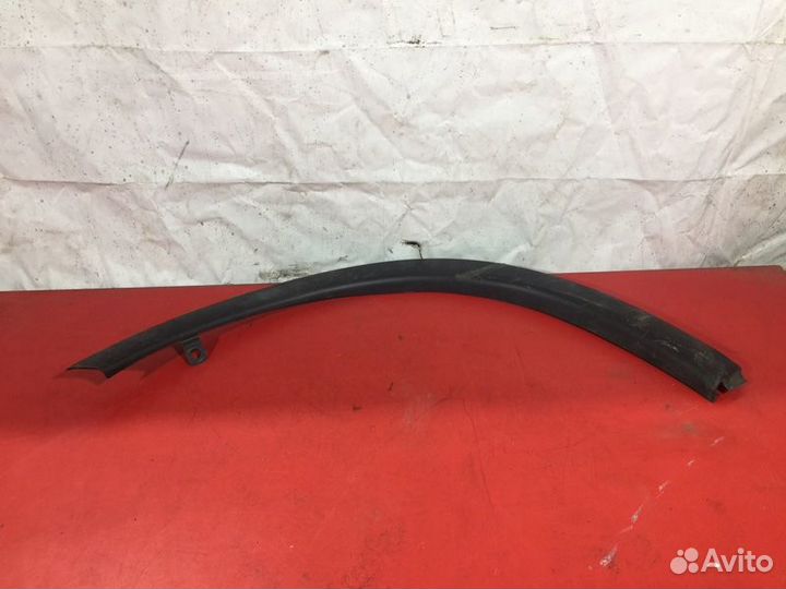 Накладка крыла передняя левая Mitsubishi Outlander