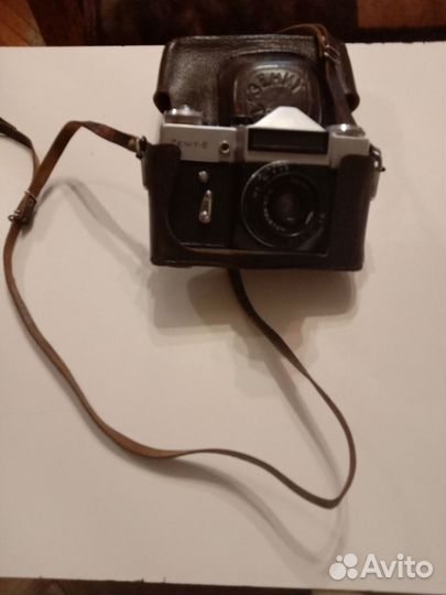 Пленочный фотоаппарат зенит