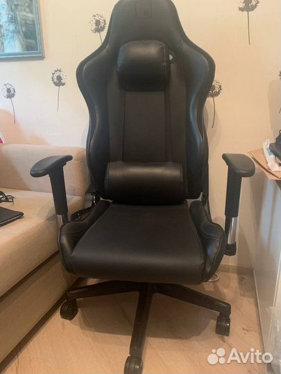 Игровое компьютерное кресло warp SG-BBK